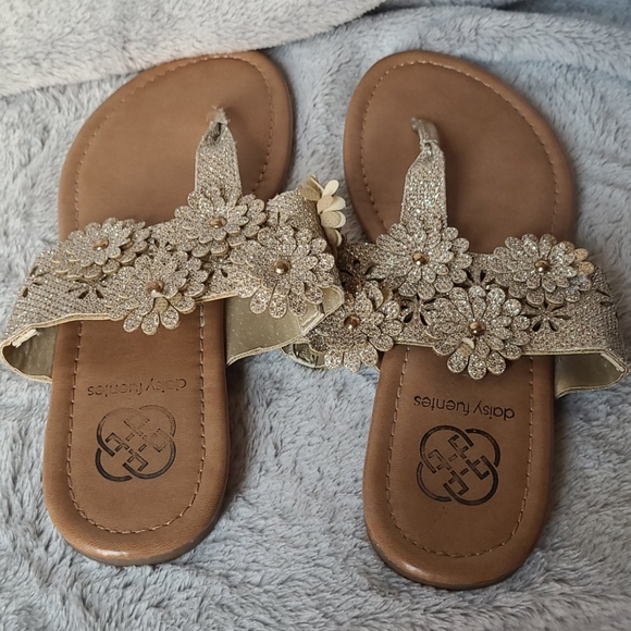 Gold flower sandals - Picture 4 of 9